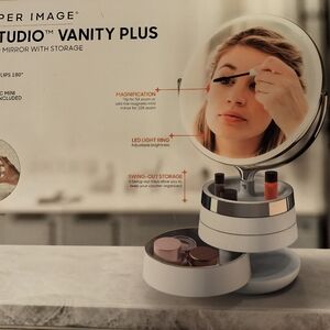 Vanity mirror